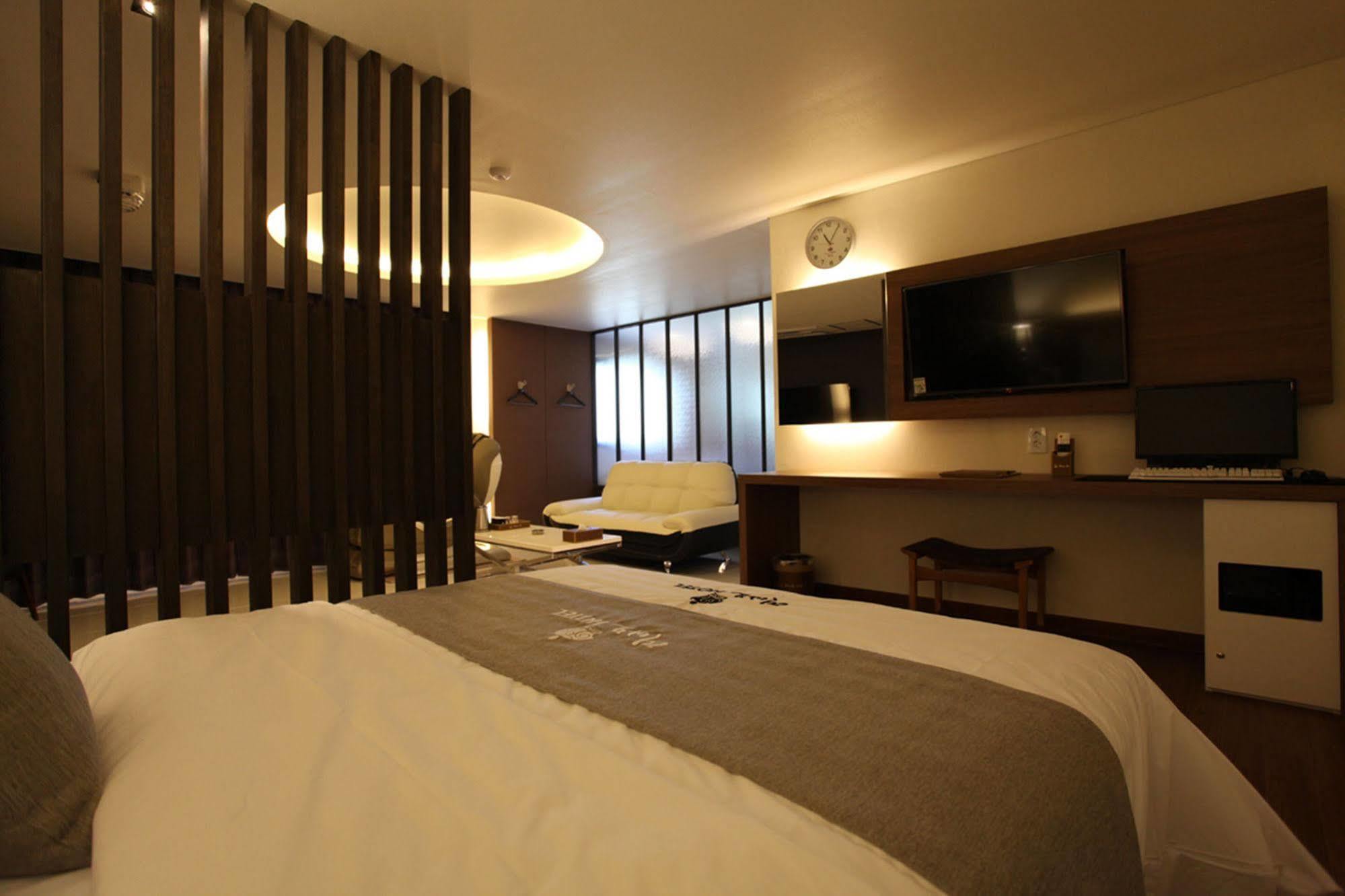 Drive In Hotel Tiamo Pocheon Eksteriør billede